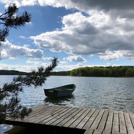 Ferienhaus Reetdach 1300Qm Privatgrundstueck Bootssteg Sauna Templin Luebbesee Uckermark Erholung Pur Seenplatte Petersdorf (Uckermark) Exterior foto