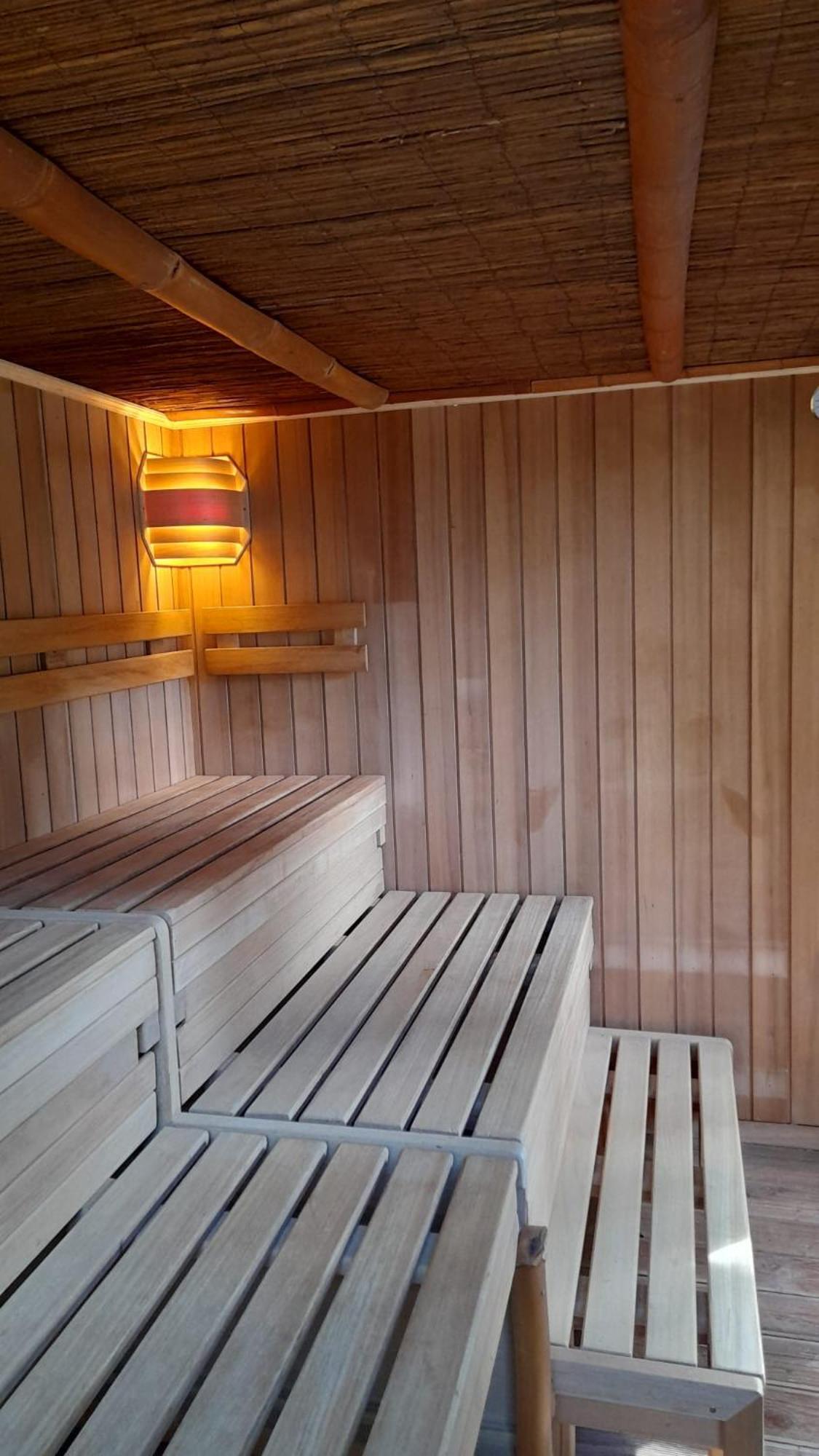 Ferienhaus Reetdach 1300Qm Privatgrundstueck Bootssteg Sauna Templin Luebbesee Uckermark Erholung Pur Seenplatte Petersdorf (Uckermark) Exterior foto